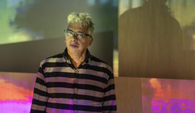 M HKA-directeur Bart De Baere is boos: “Over de hele wereld worden prestigieuze musea voor hedendaagse kunst gebouwd, waarom dan niet in Antwerpen?” - GVA