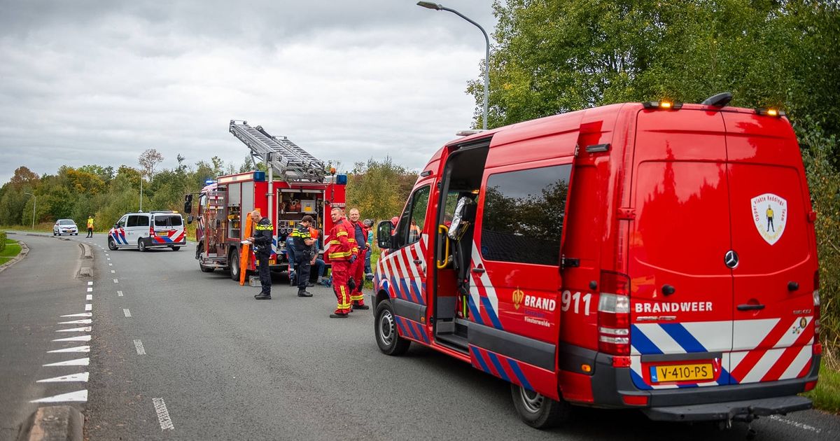 112-nieuws: Automobilist belandt in sloot bij Finsterwolde • Hulpdiensten speuren naar vermist persoon in Wehe-den Hoorn - RTV Noord