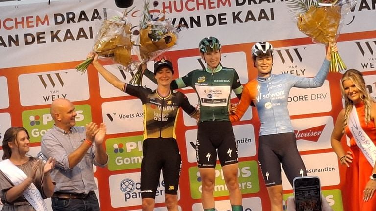Het vrouwenpodium van de laatste Draai van de Kaai, met Marianne Vos als tweede (foto: Leon Voskamp).
