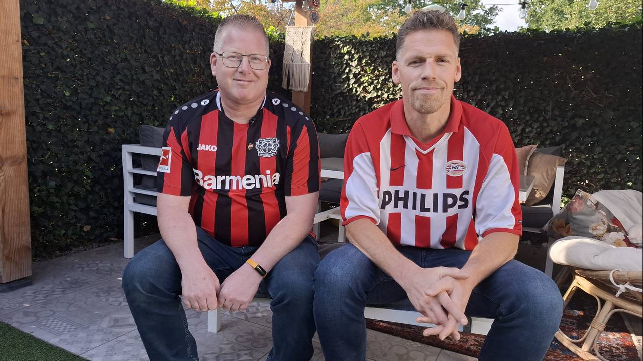 De broers Mark en Hugo Verbakel gaan samen naar Bayer Leverkusen - PSV (foto: Leon Voskamp).