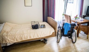 Een bed in een verzorgingshuis (foto: ANP).