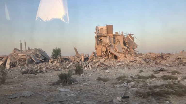 'Hoopjes huis' gefotografeerd vanuit de bus (privéfoto).