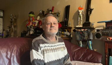 Jos sliep jaren onder een brug en vond zichzelf weer via kunst (foto: Megan Hanegraaf).