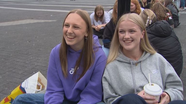 Fans zaten uren te wachten (foto: Omroep Brabant).