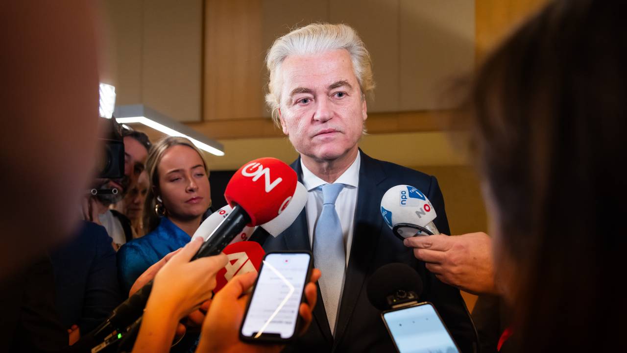 Wilders geeft een reactie op de uitslag van de verkiezingen (foto: ANP).