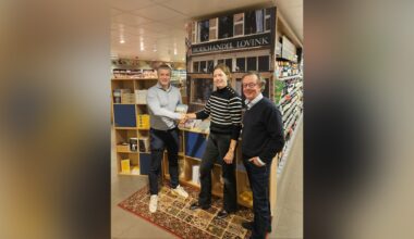 Lokale samenwerking: boeken van Lovink bij PLUS Mensink | Zakelijk