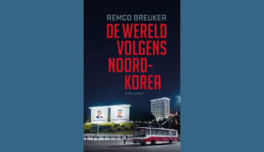 De omslag van het boek De wereld volgens Noord-Korea van Remco Beuker.