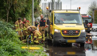 Wegwerker geëlektrocuteerd bij weghalen omleidingsbord - Rijnmond