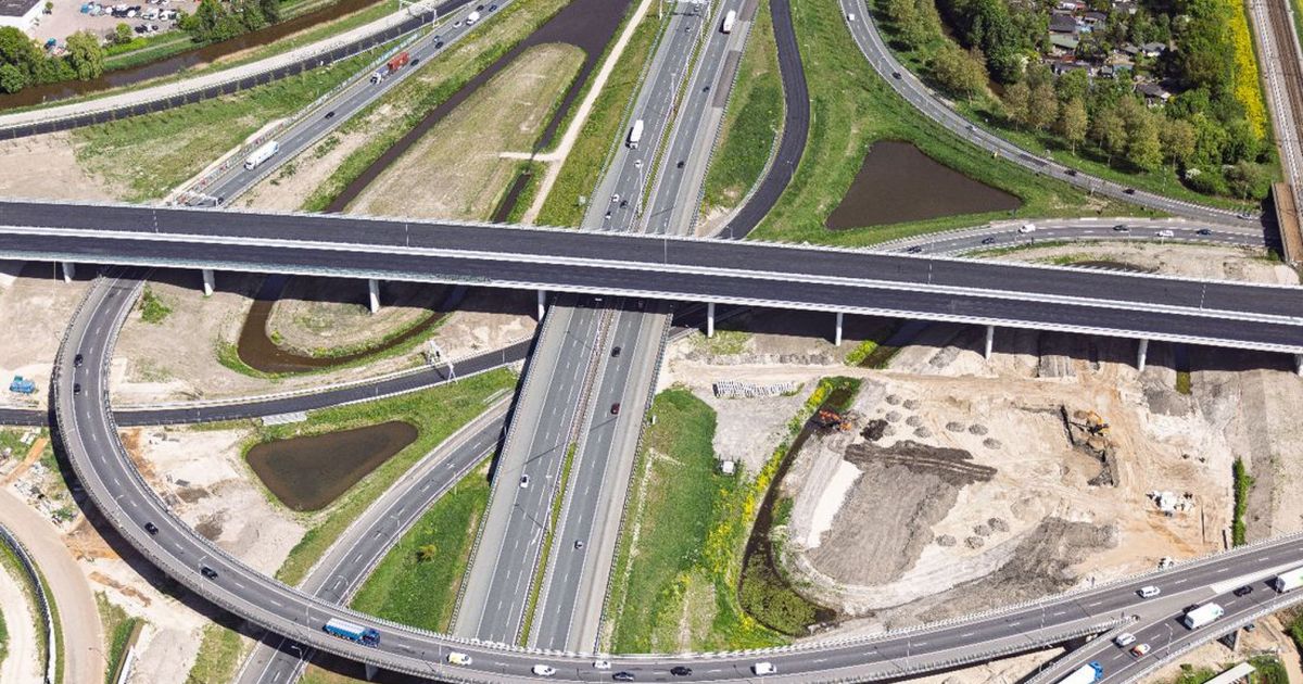 Twee snelwegen en drie N-wegen dit weekend afgesloten, zo kun je omrijden - Omroep West