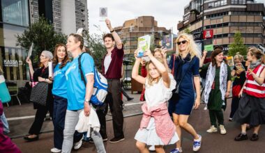 Bezorgde lezers tijdens de Lezersmars: ‘Niemand mag bepalen wat een ander mag lezen’