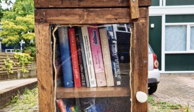 Een Heerlense eekhoorn wijst op een heerlijke debuutroman