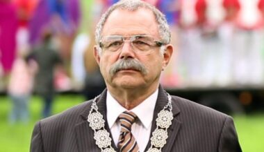 Robert speelt bijna vijftien jaar in tv-reclames: 'Die snor zit niet echt lekker'