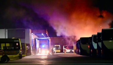 Bussen in brand bij busbedrijf Pouw in Vianen - RTV Utrecht