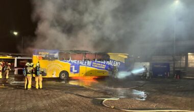 Kortsluiting veroorzaakte waarschijnlijk brand bij Pouw in Vianen, drie bussen verloren gegaan