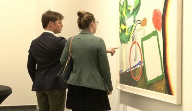 Roger Raveel ‘fietst’ Roeselare binnen met nieuwe…