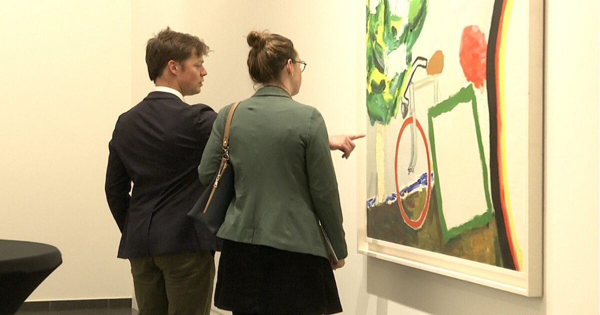 Roger Raveel ‘fietst’ Roeselare binnen met nieuwe…