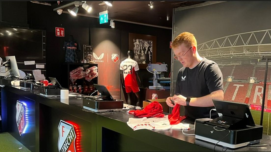 De fanwinkel van FC Utrecht.