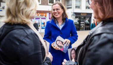ChristenUnie-leider Mirjam Bikker voert campagne in Katwijk