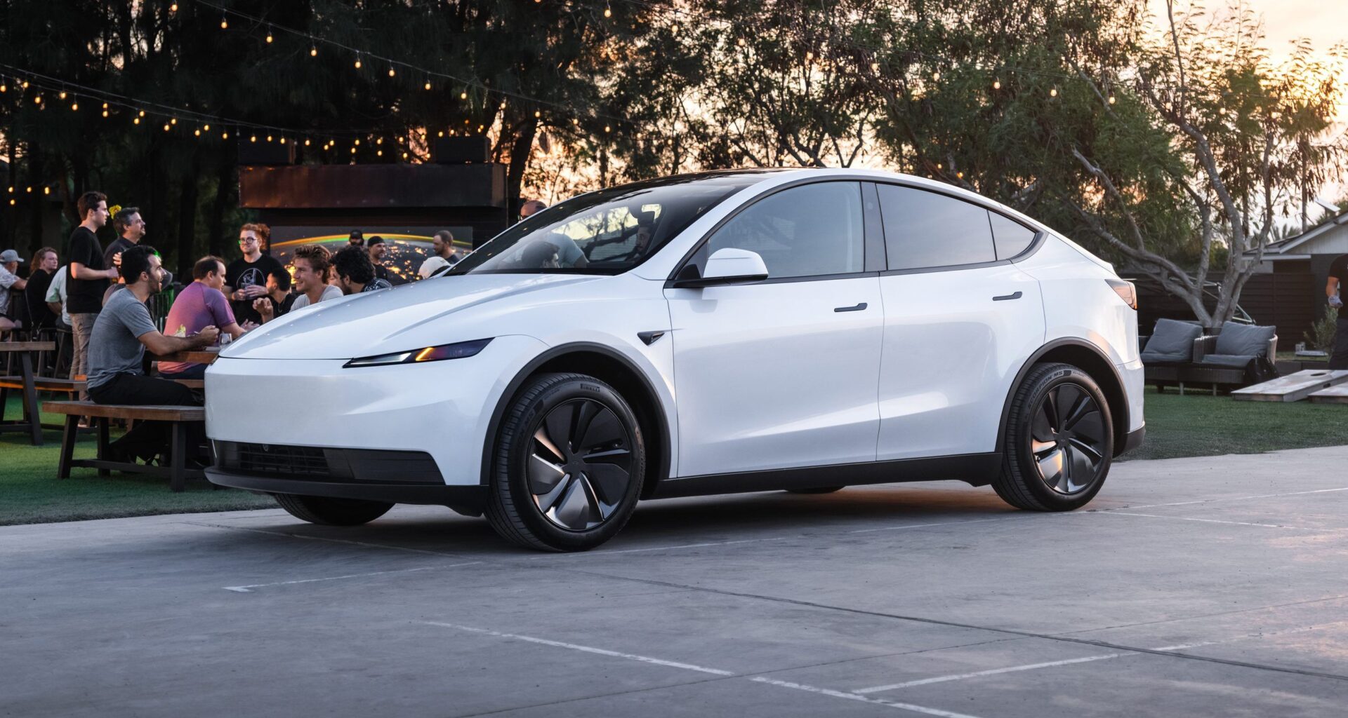 Tesla komt ineens met allergoedkoopste Model Y ooit