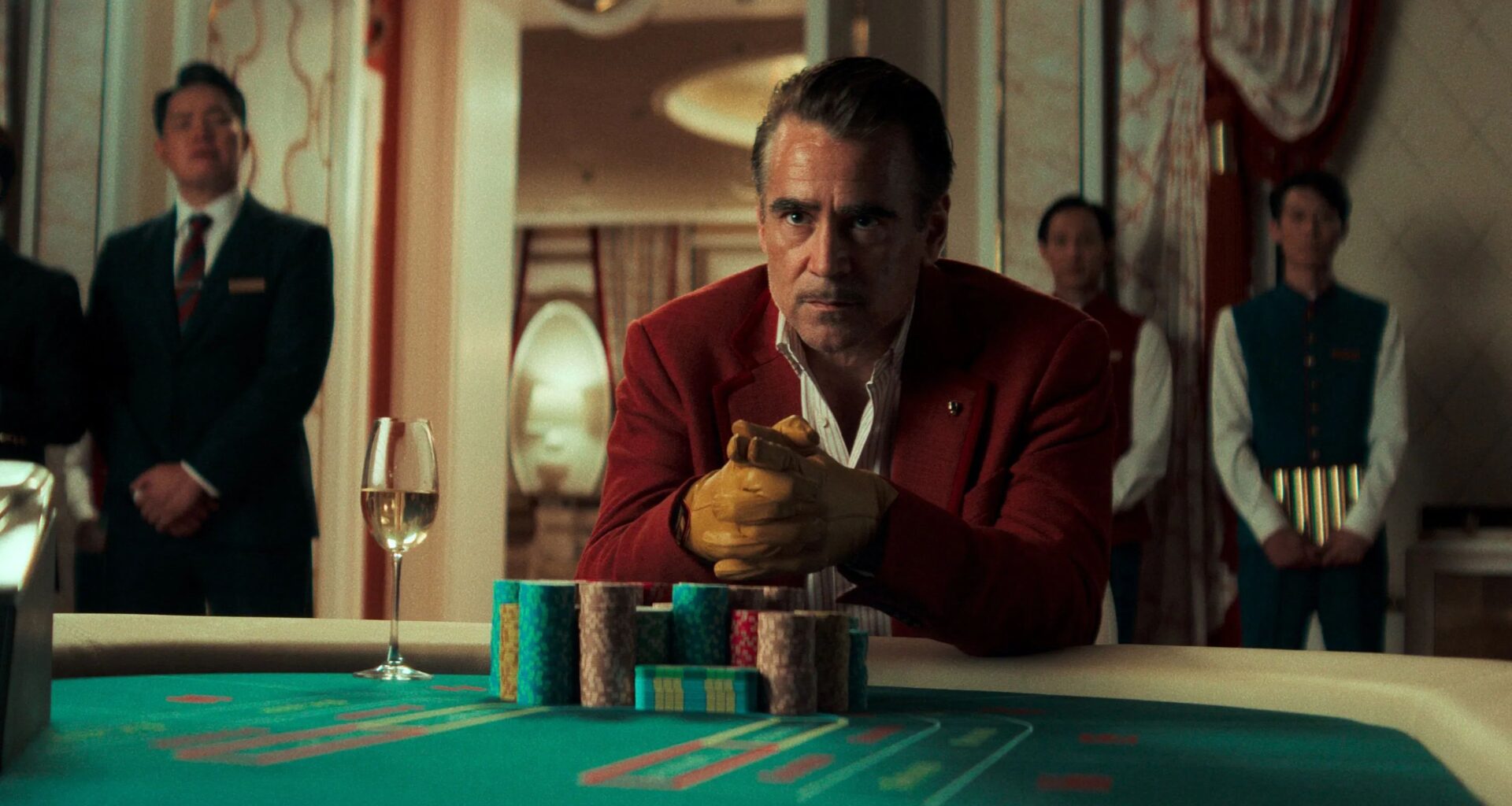 Batman-schurk speelt manische gokgek in dé Netflix-hit van nu