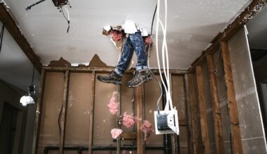 Stelpost? Aanbetaling? Zo kom je de verbouwing van je huis stressvrij (en wat minder blut) door