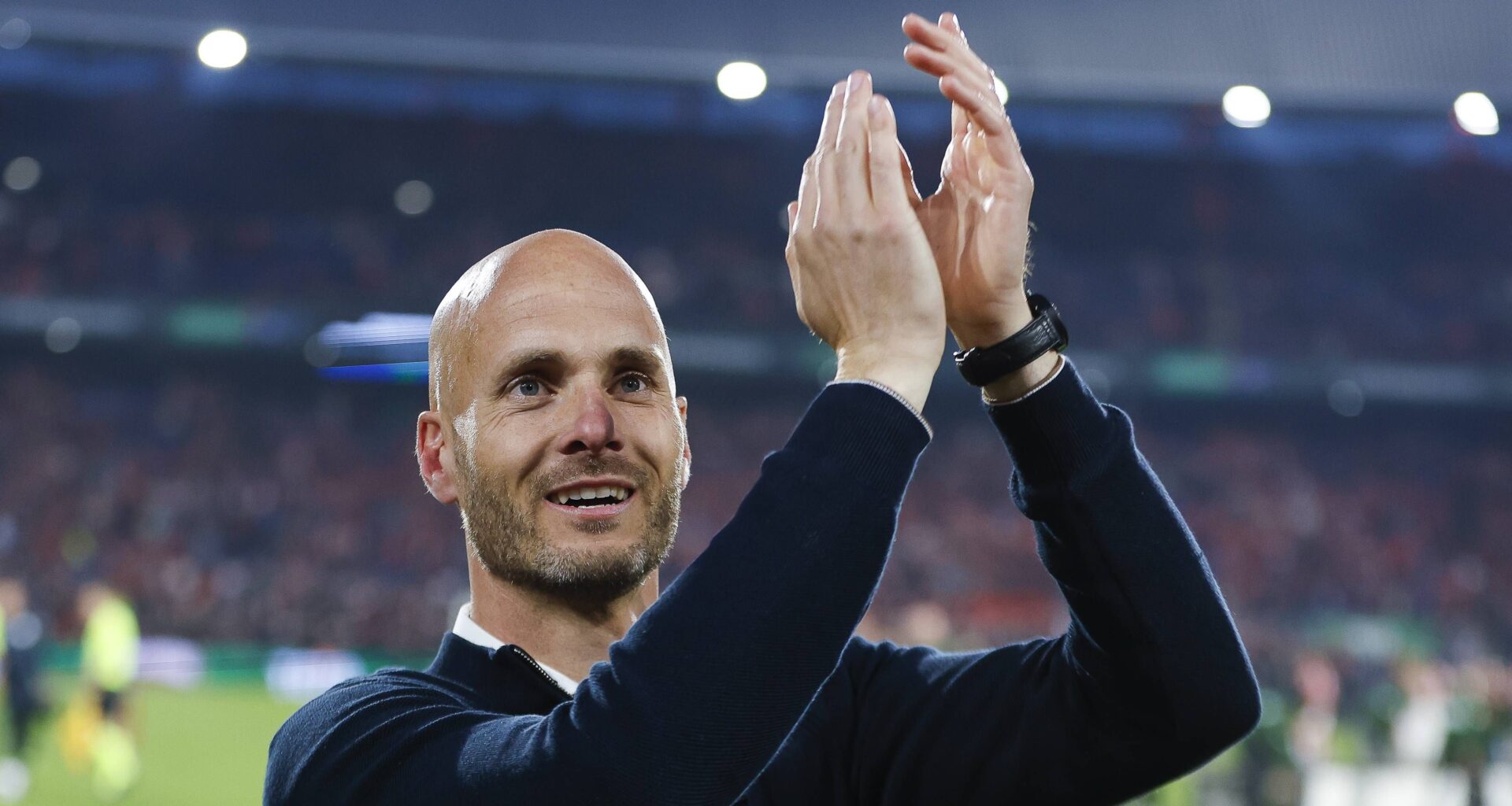 Simonis prijst Go Ahead-selectie: 'Helft kan bij Wolfsburg mee'