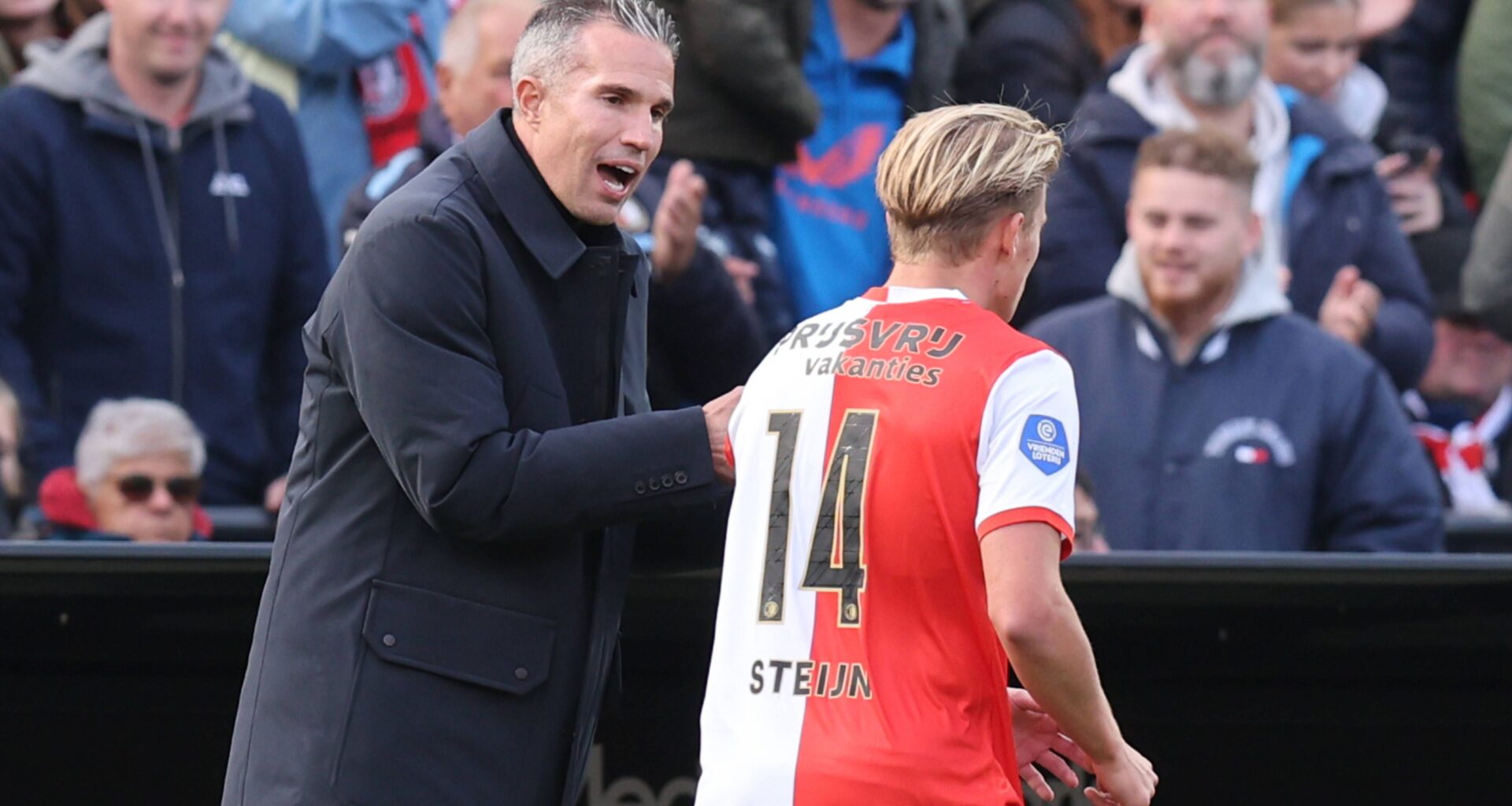 Robin van Persie vergeleken met grote naam in trainerswereld, maar wel in negatieve zin