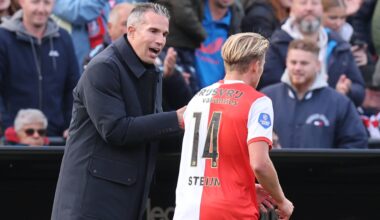 Robin van Persie vergeleken met grote naam in trainerswereld, maar wel in negatieve zin