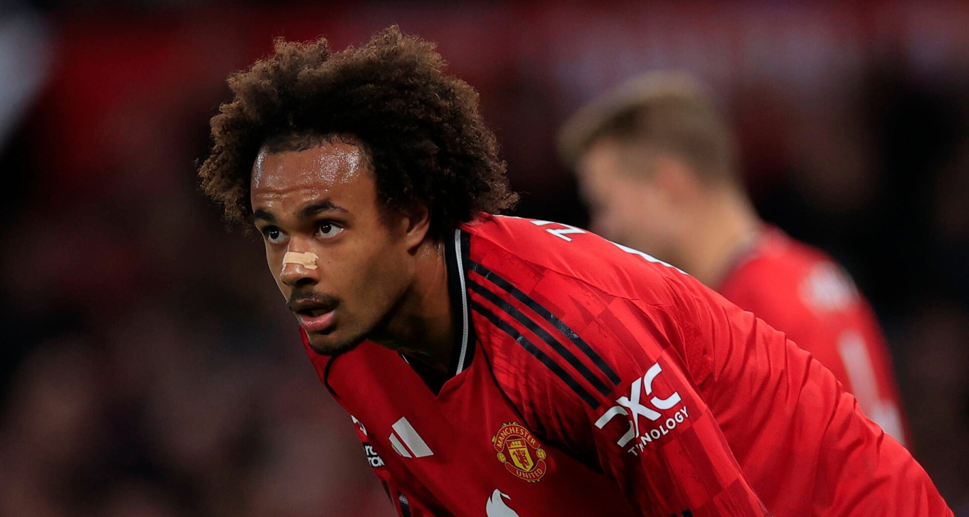 'Zirkzee overweegt vertrek bij Manchester United; Nederlandse topclub opnieuw in beeld'