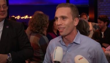 Kandidaat JA21 bij debat uit publiek verwijderd: leek op 'vegan streaker'