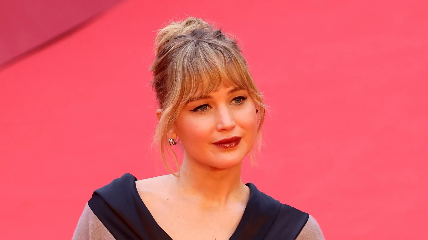 Jennifer Lawrence draagt eindelijk het Dior van Jonathan Anderson