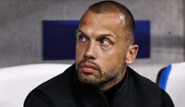 Foto: Ongekend: ‘Heitinga tijdens wedstrijd ontslagen’