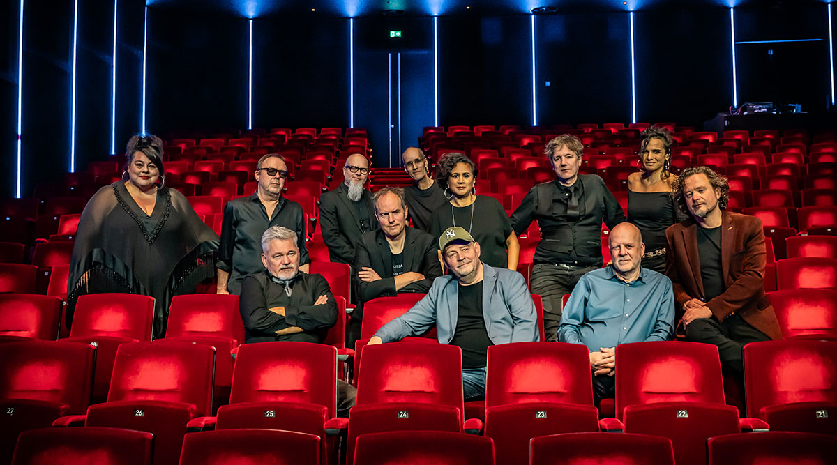 The Royal Dutch Scam met Lo van Gorp en Diederik van Vleuten.