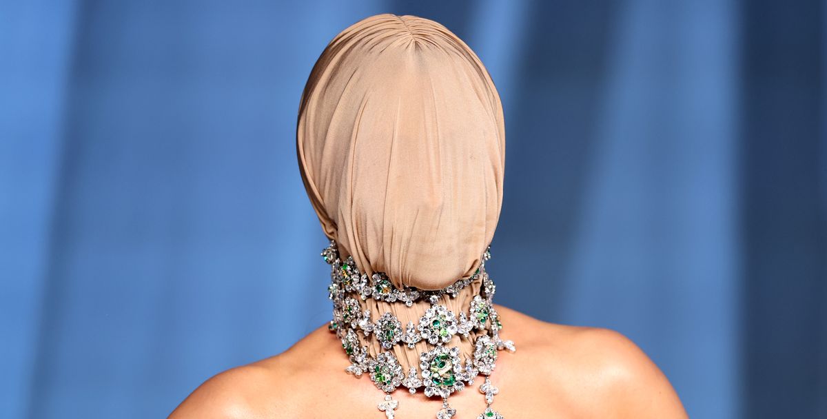 Waarom Kim Kardashian haar gezicht bedekte op de rode loper