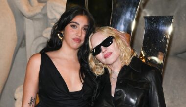 Madonna en dochter Lourdes samen naar Saint Laurent-show