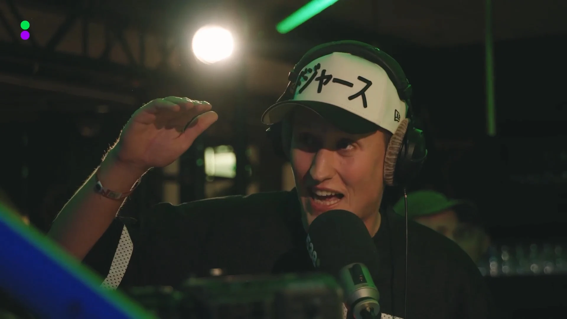 Milo van Bankzitters schuift aan bij Armin van Buuren tijdens AMF