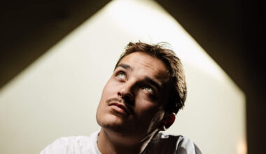 Willem De Schryver vond zijn spelplezier terug in ‘De big fuck-up’: “Deze reeks was mijn reddingsboei”