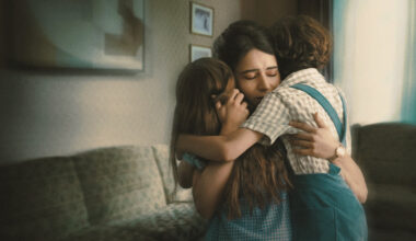 No One Saw Us Leave S01E01-02: zinderend historisch familiedrama - VARAgids