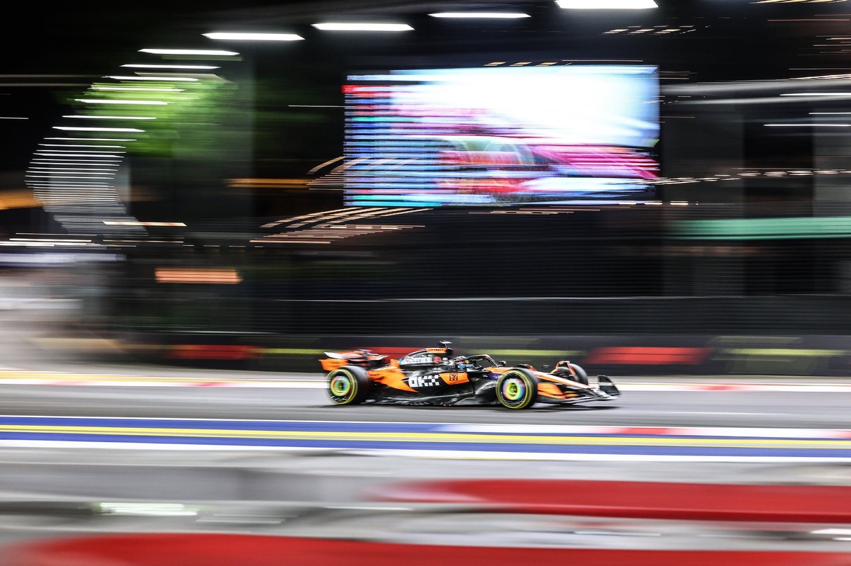 Piastri bovenaan in door rode vlaggen geplaagde tweede F1-training Singapore
