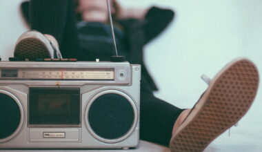 Vlaanderen: Nieuwe erkenningsronde voor radio in 2027, extra lokale proefprojecten op DAB+