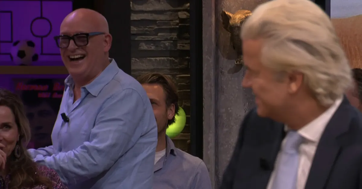 René van der Gijp haalt mes om taart te snijden: 'Die bewaker van Wilders wordt helemaal gek!'