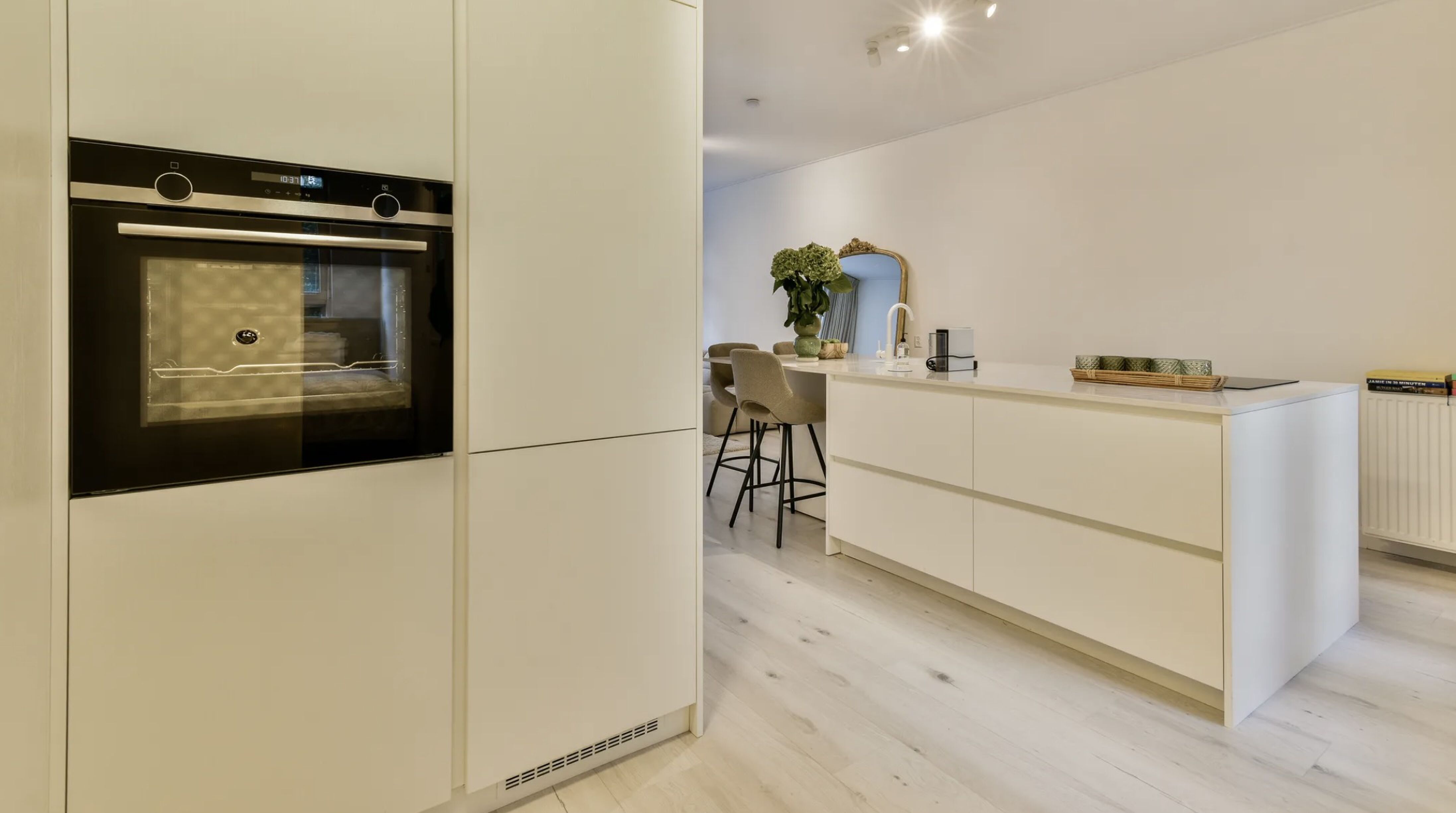 De benedenwoning van Roxy Dekker 