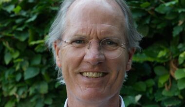 Rutger Middendorf signeert 'De val van de democratie' bij Boekhandel Blokker - De Heemsteder