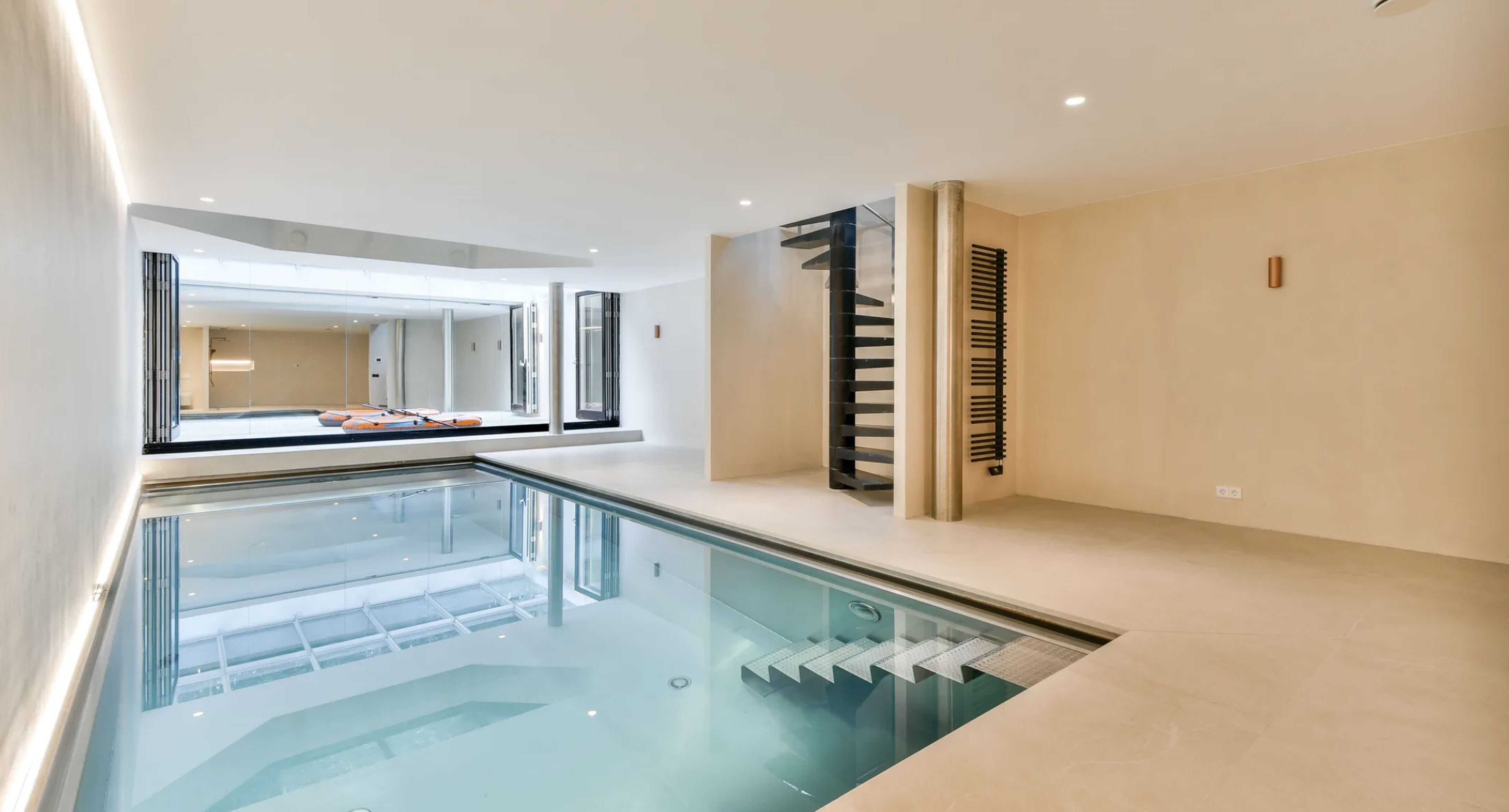 De voormalige villa van Gordon in Blaricum is opnieuw te koop verschenen