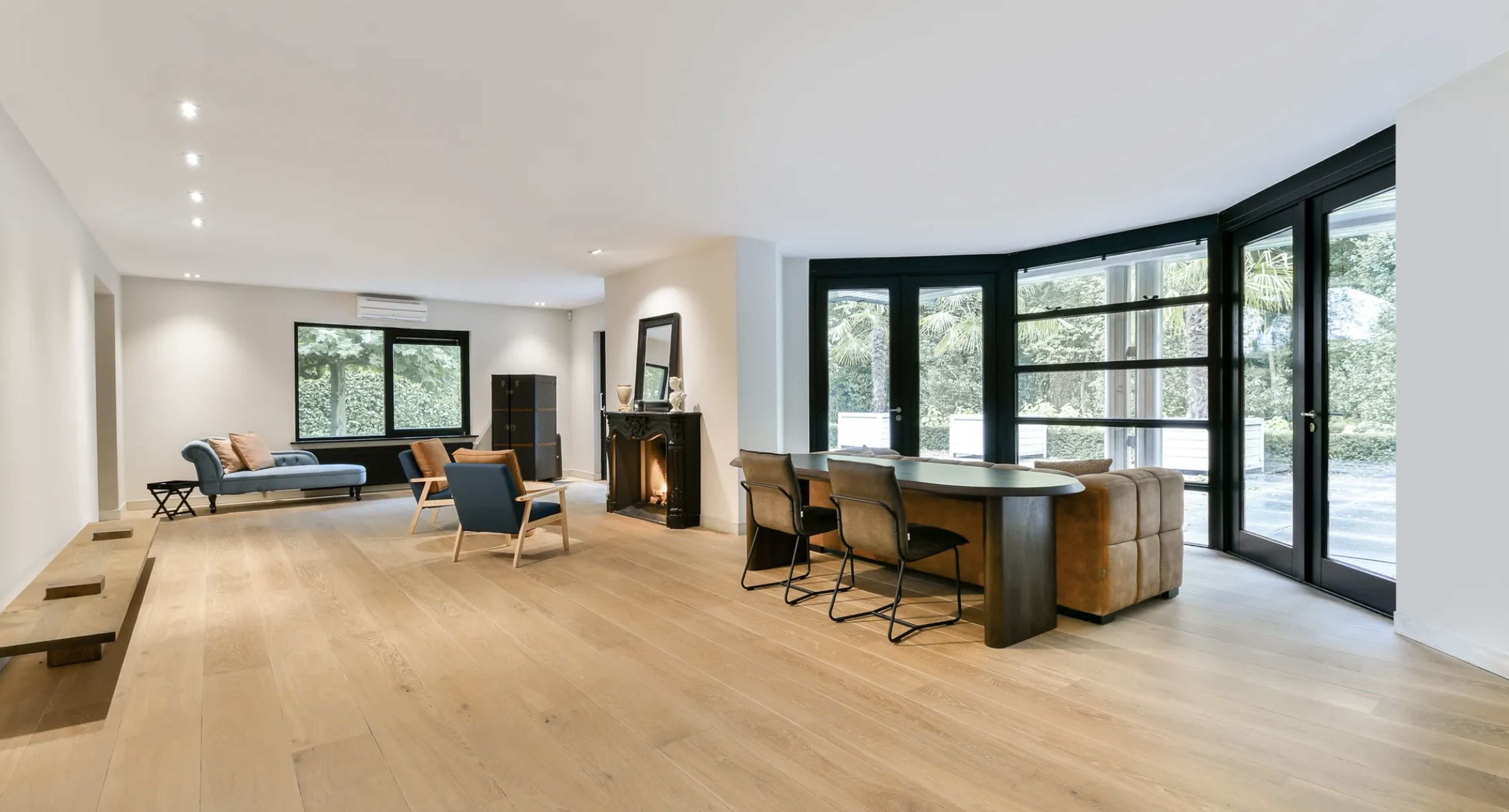 De voormalige villa van Gordon in Blaricum is opnieuw te koop verschenen