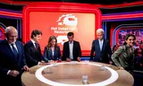 Frans Timmermans (Groenlinks/Pvda), Henri Bontenbal (CDA), presentator Merel Ek,  presentator Wilfred Genee, Geert Wilders (PVV) en Dilan Yesilgöz (VVD) voorafgaand aan 'Het Debat van Nederland' van SBS6. 
