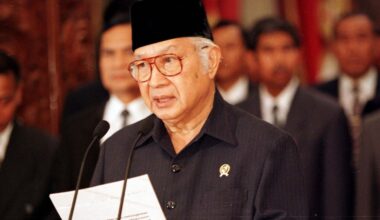 In de opgepoetste geschiedenis van Indonesië kan Soeharto een held zijn