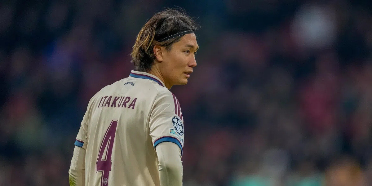 Itakura niet blij met gebrek aan speeltijd bij Ajax