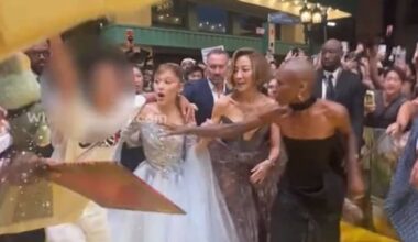 Ariana Grande belaagd door fan tijdens filmpremière Wicked: For Good - RTL.nl