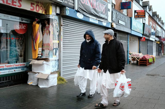 Bewoners van de wijk Sparkbrook in Birmingham.